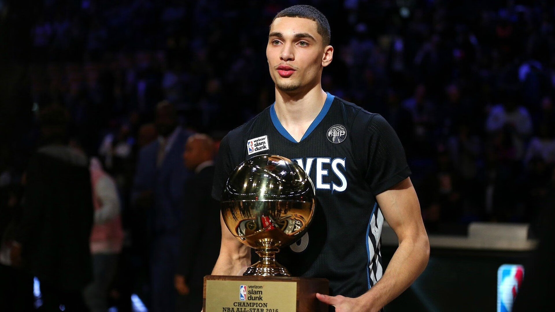 米兰体育app官网入口-球迷票务消费升级体育与娱乐融合趋势扩大，六成球迷愿为个性化付费,体育内容营销增添新赛道