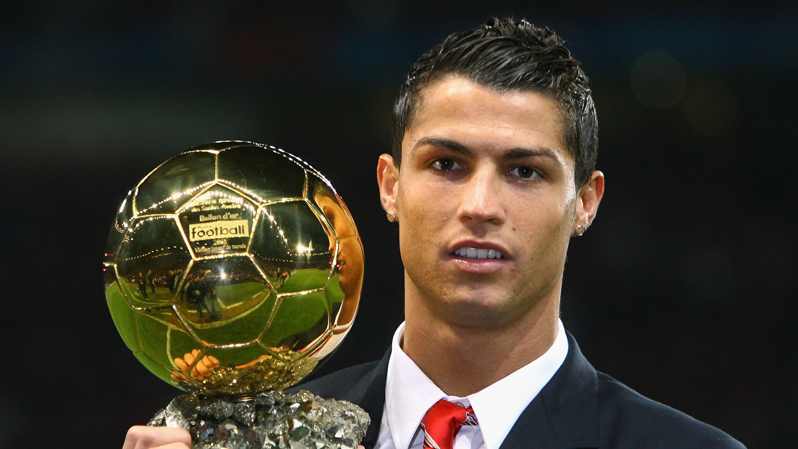 巴黎圣日耳曼战术多变,梅西再送精妙传球,巴黎圣日耳曼迎接梅西直播